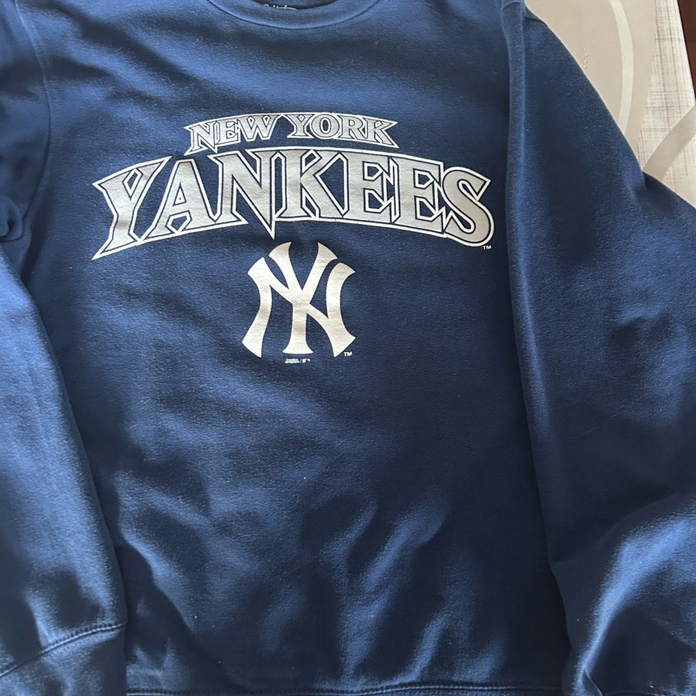 New York Yankees Blue Sweatshirt